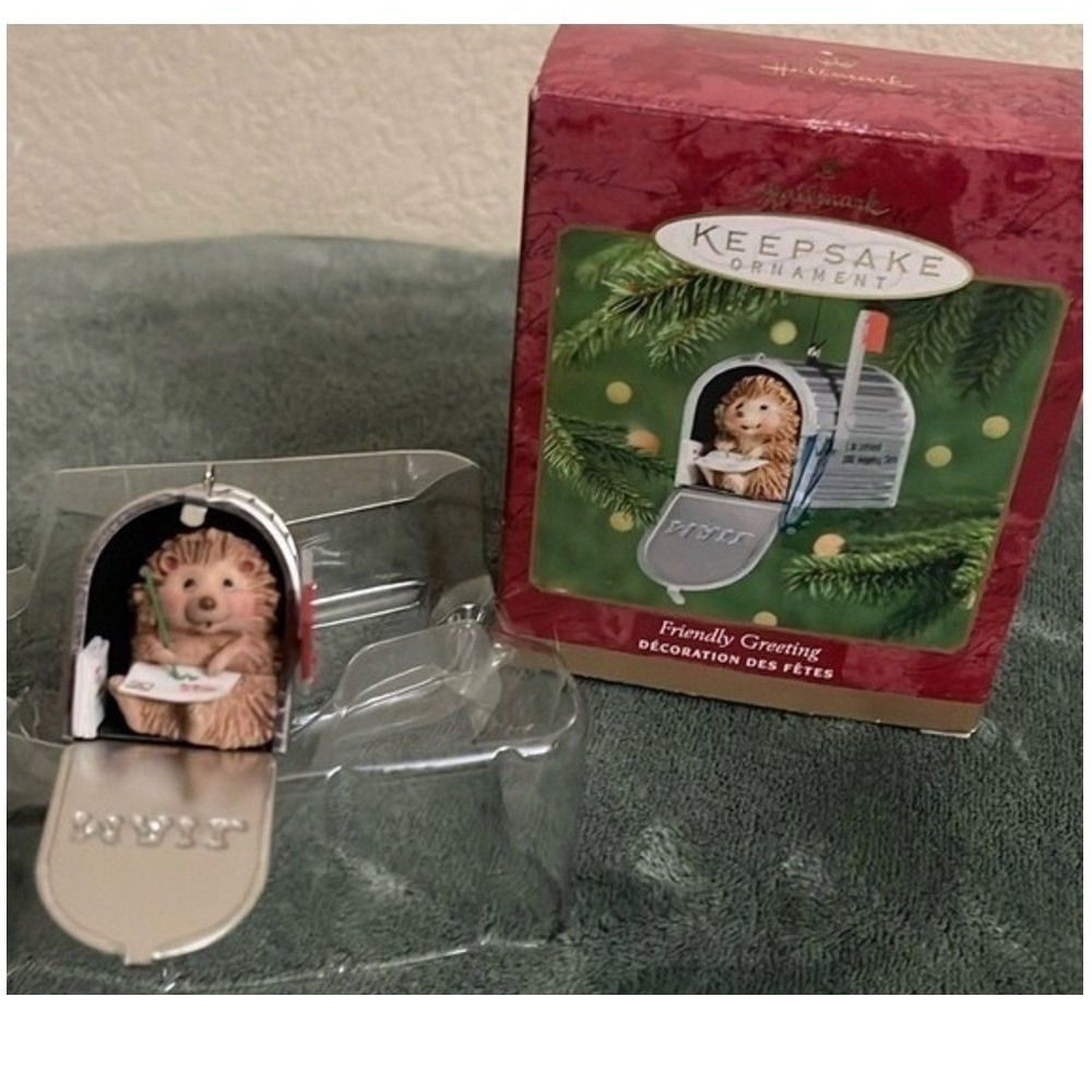 Hallmark Keepsake Ornament 2000 Friendly Greeting Hedgehog Mailbox Tin QX6604